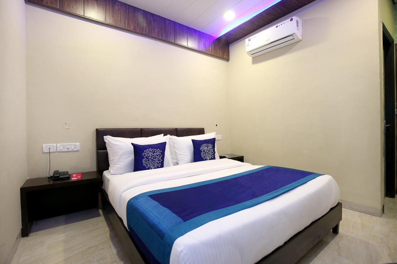 Capital O 9822 Hotel Seven Chandīgarh Extérieur photo