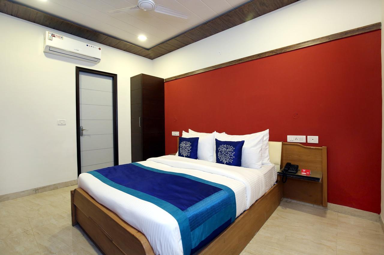 Capital O 9822 Hotel Seven Chandīgarh Extérieur photo