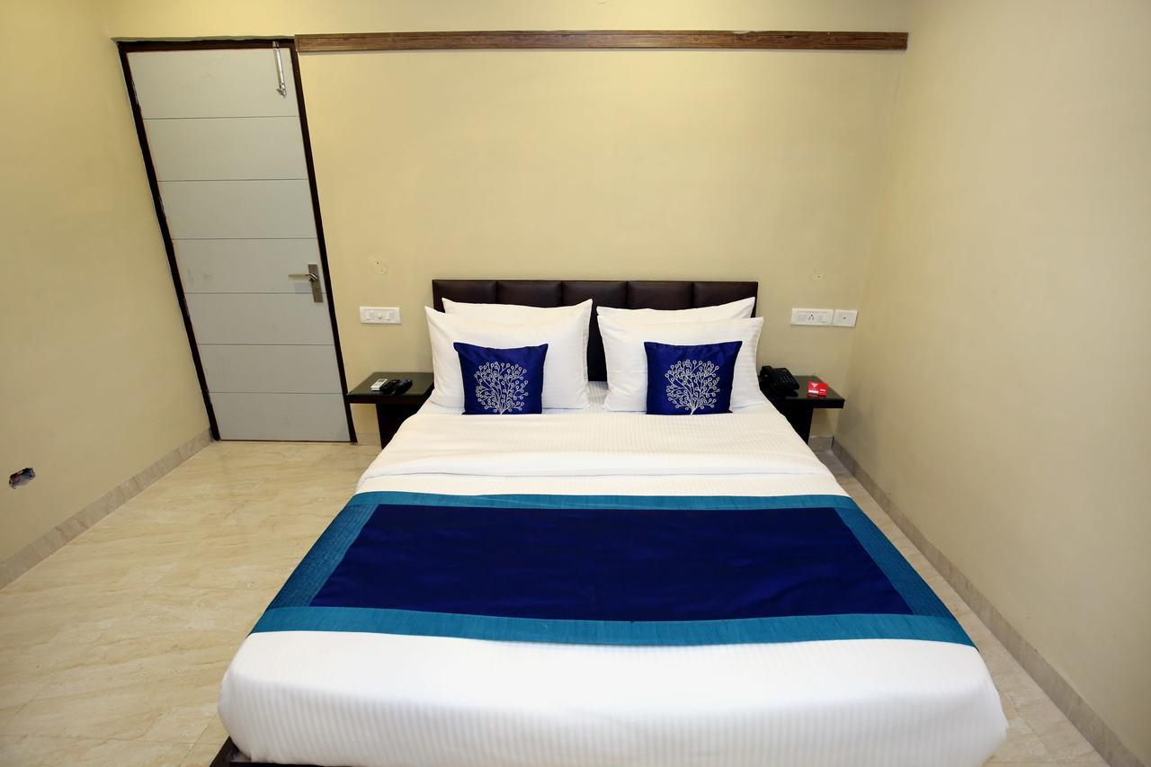 Capital O 9822 Hotel Seven Chandīgarh Extérieur photo