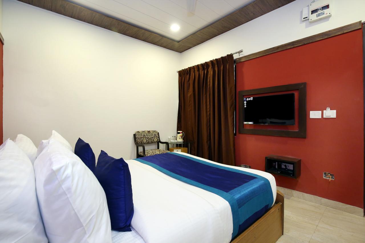 Capital O 9822 Hotel Seven Chandīgarh Extérieur photo