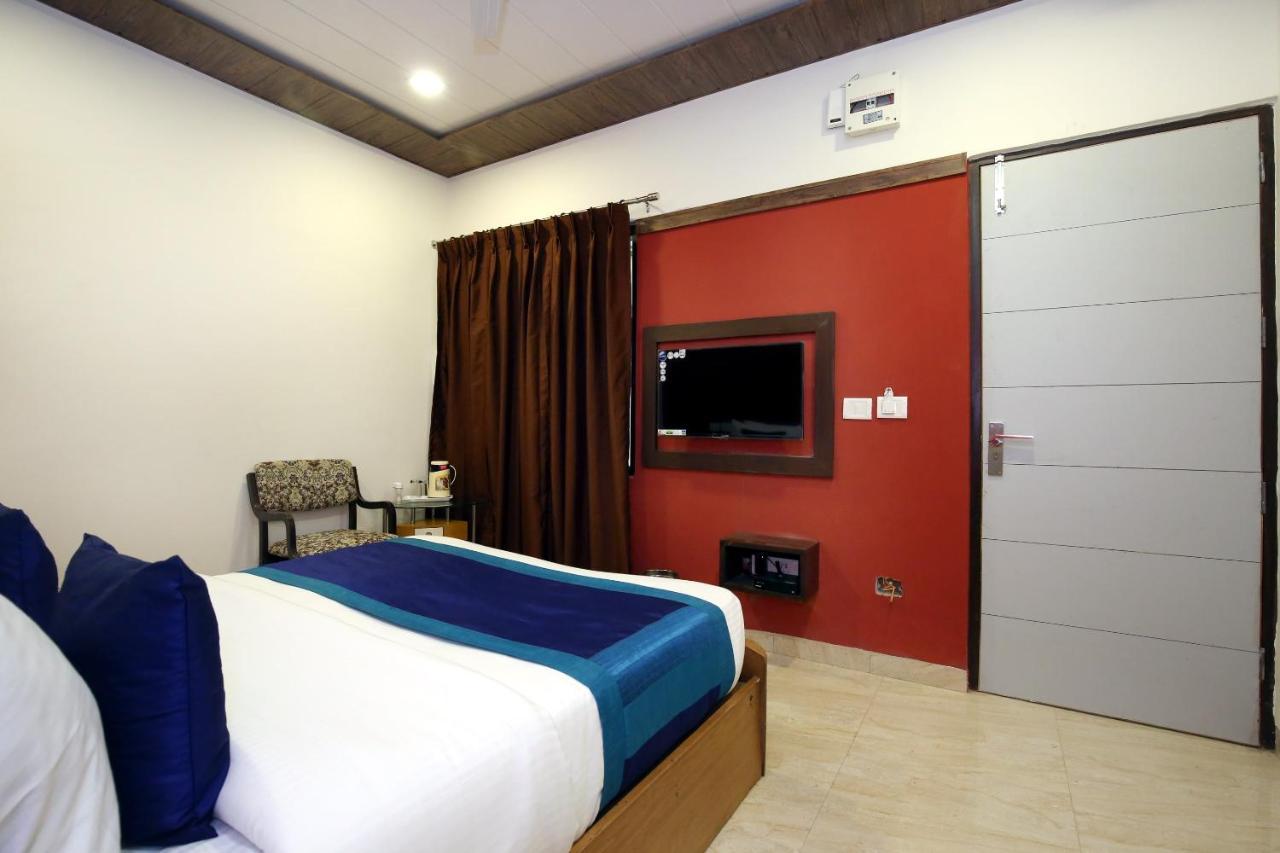 Capital O 9822 Hotel Seven Chandīgarh Extérieur photo